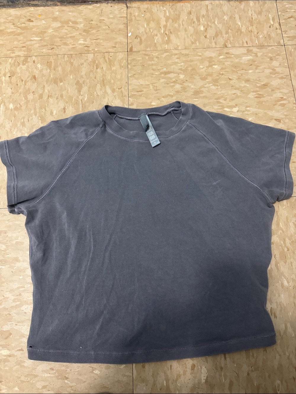 SKIMS Short Sleeve Crop Top in Faded Charcoal